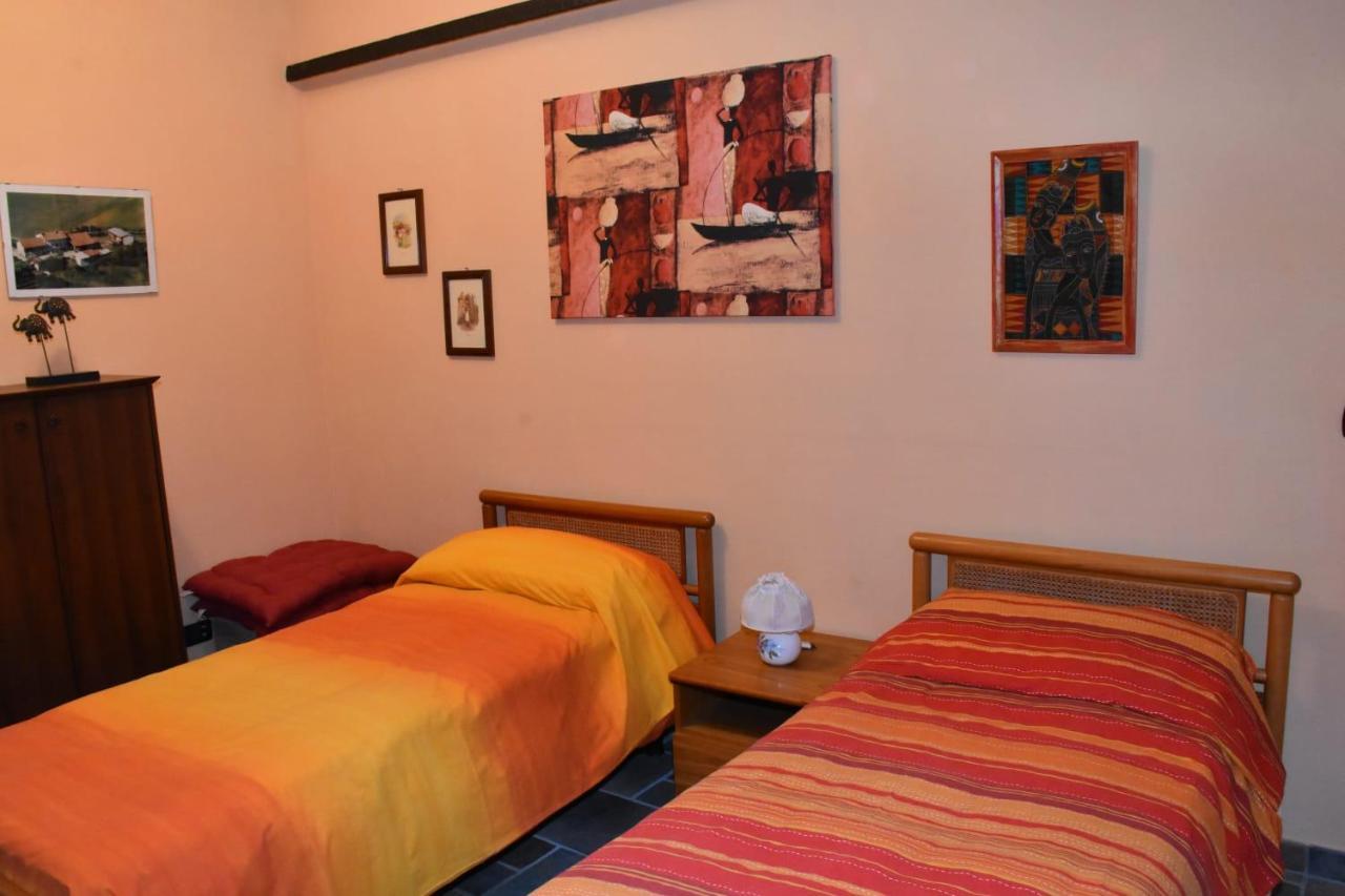 La Casa Di Enzo Bed & Breakfast Lequio Tanaro Exterior photo
